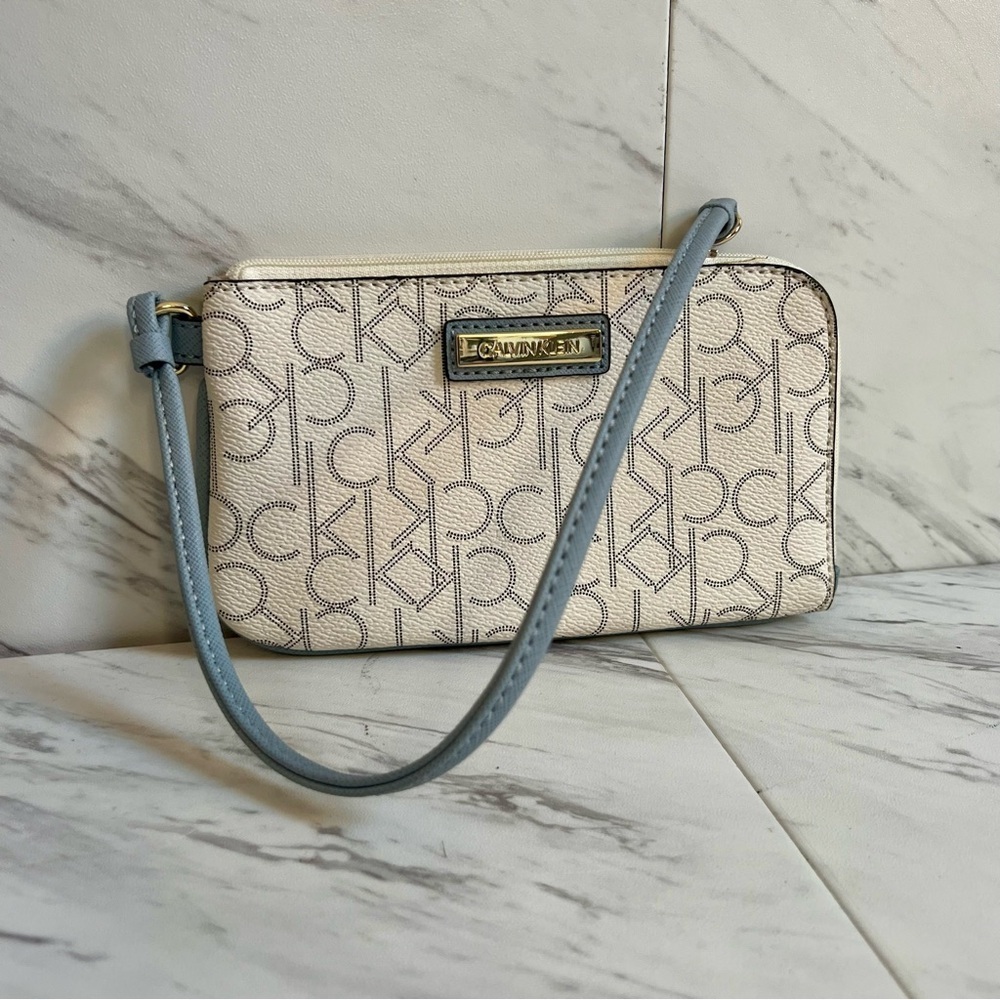 LIKE NEW Calvin Klein Monogram Cream & Light Blue CK Logo Wristlet Wallet